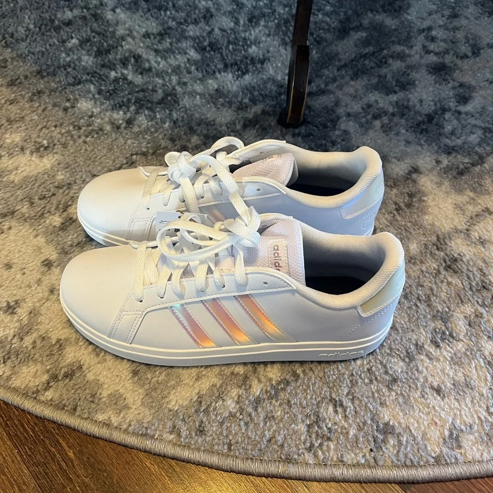 BNWT Kids Grand Court 2.0 Big Kid Sneakers Size 6.5 - Picture 4 of 7